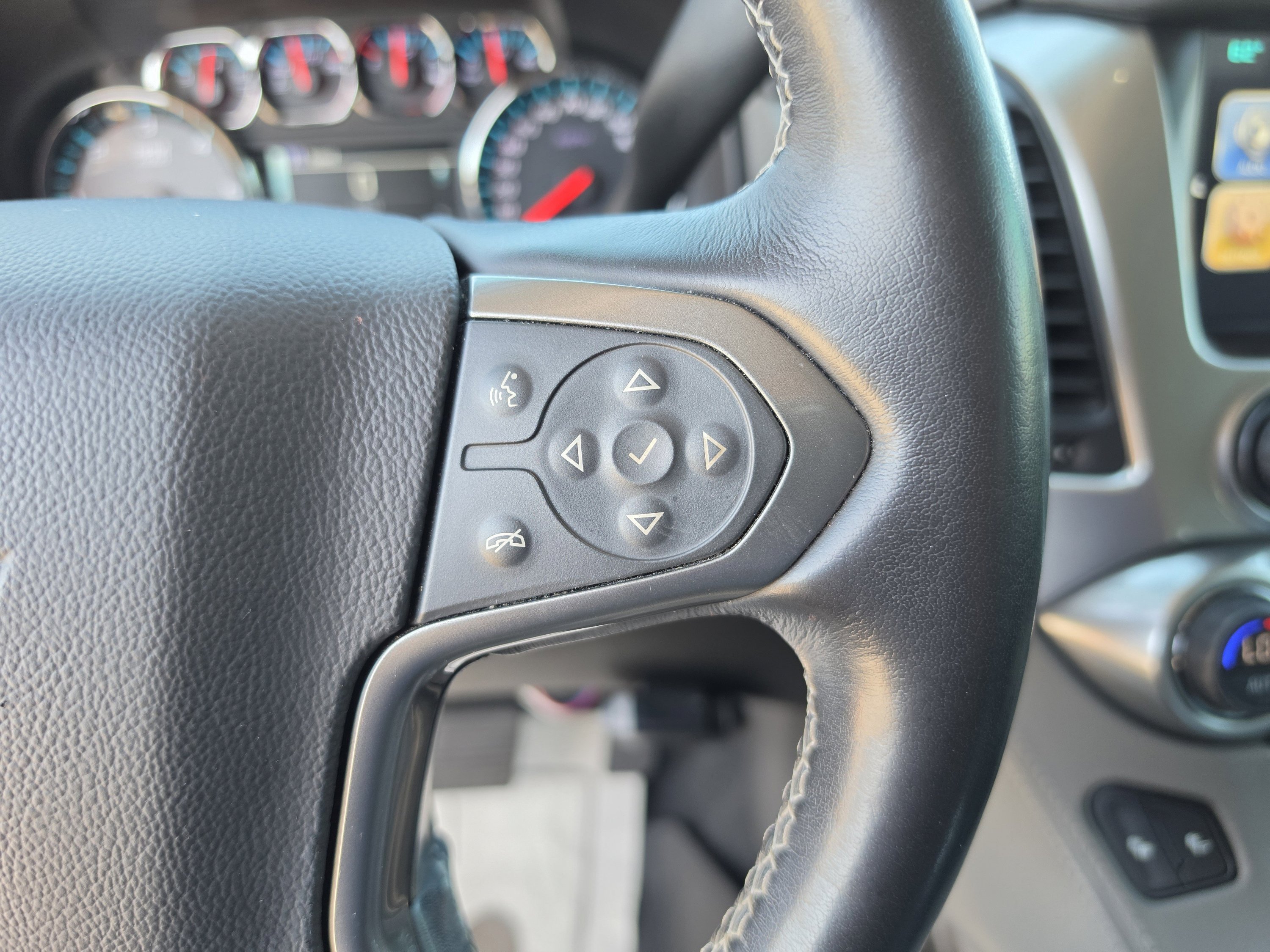 Used 2020 Blue Velvet Metallic Chevrolet LT image 33