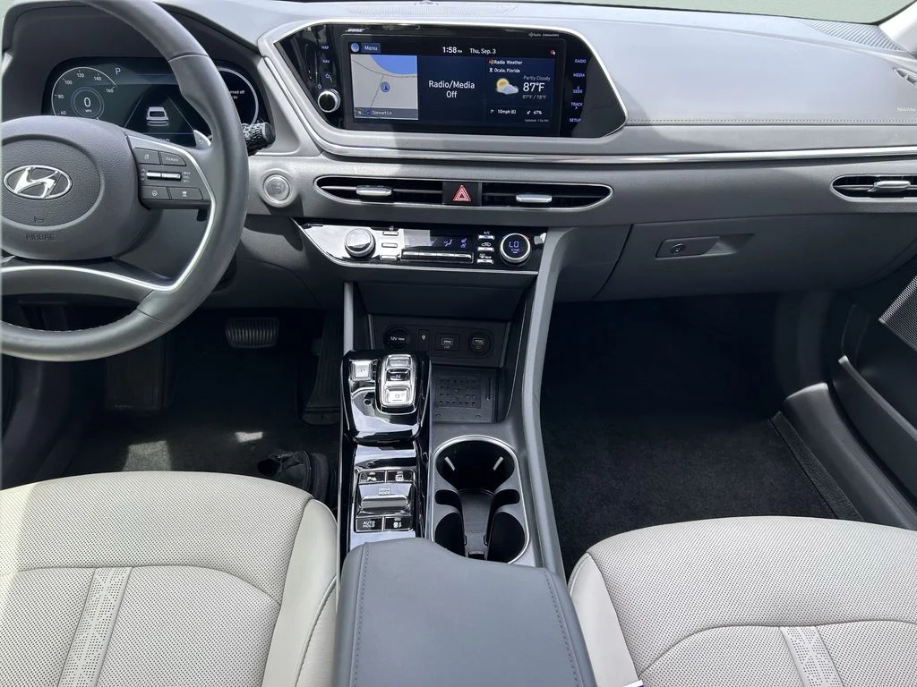 Used 2020 Red Hyundai Limited image 19