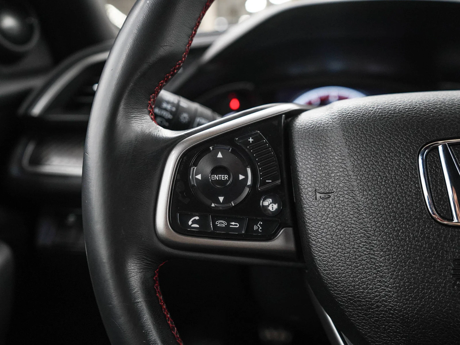 Used 2018  Honda SI image 20