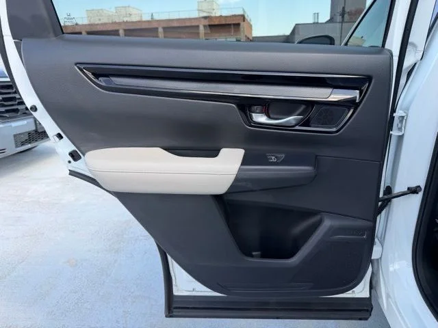 Used 2023  Honda EX-L image 17