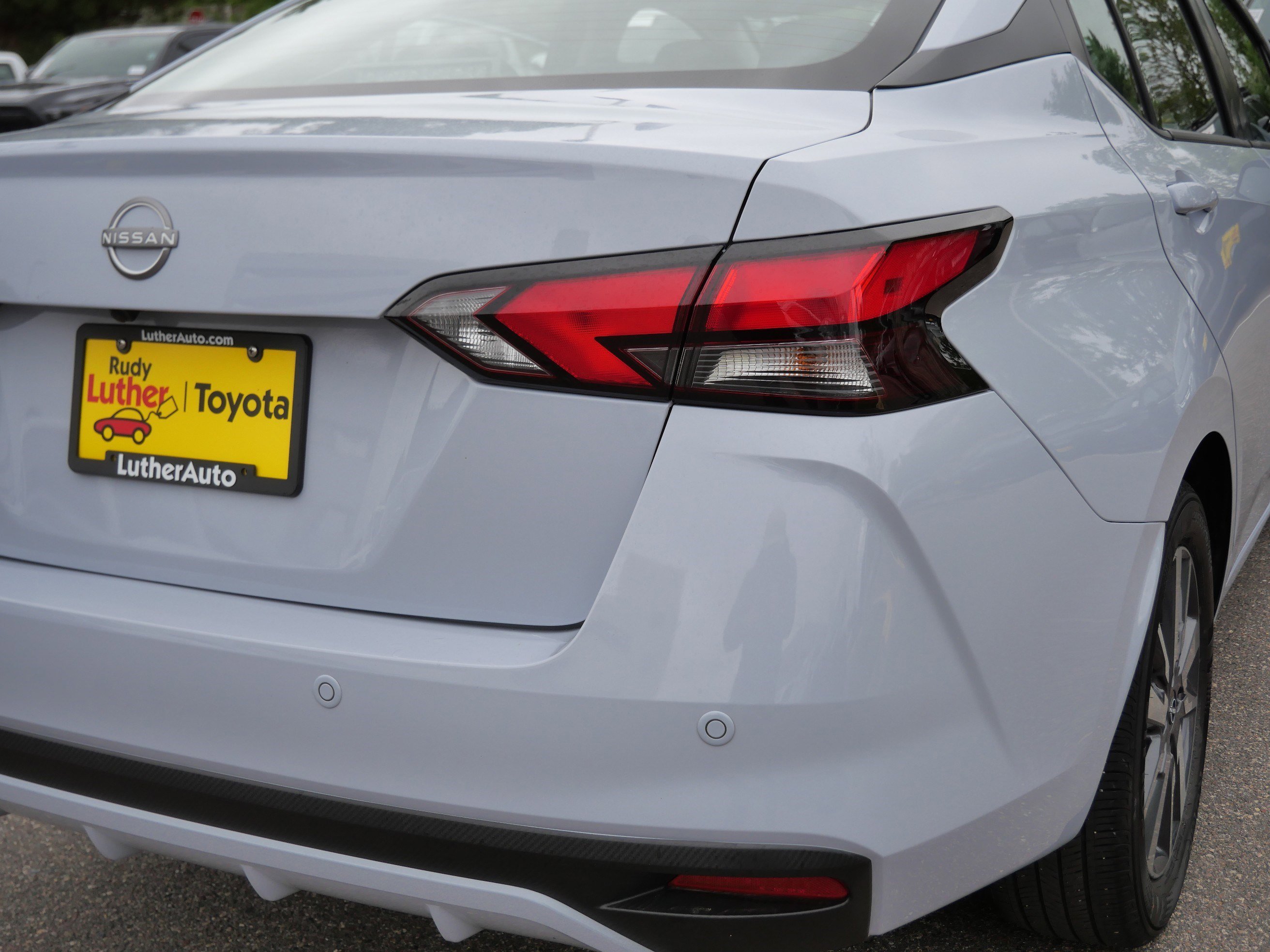 2025 Nissan Versa Sedan SV - Photo 17