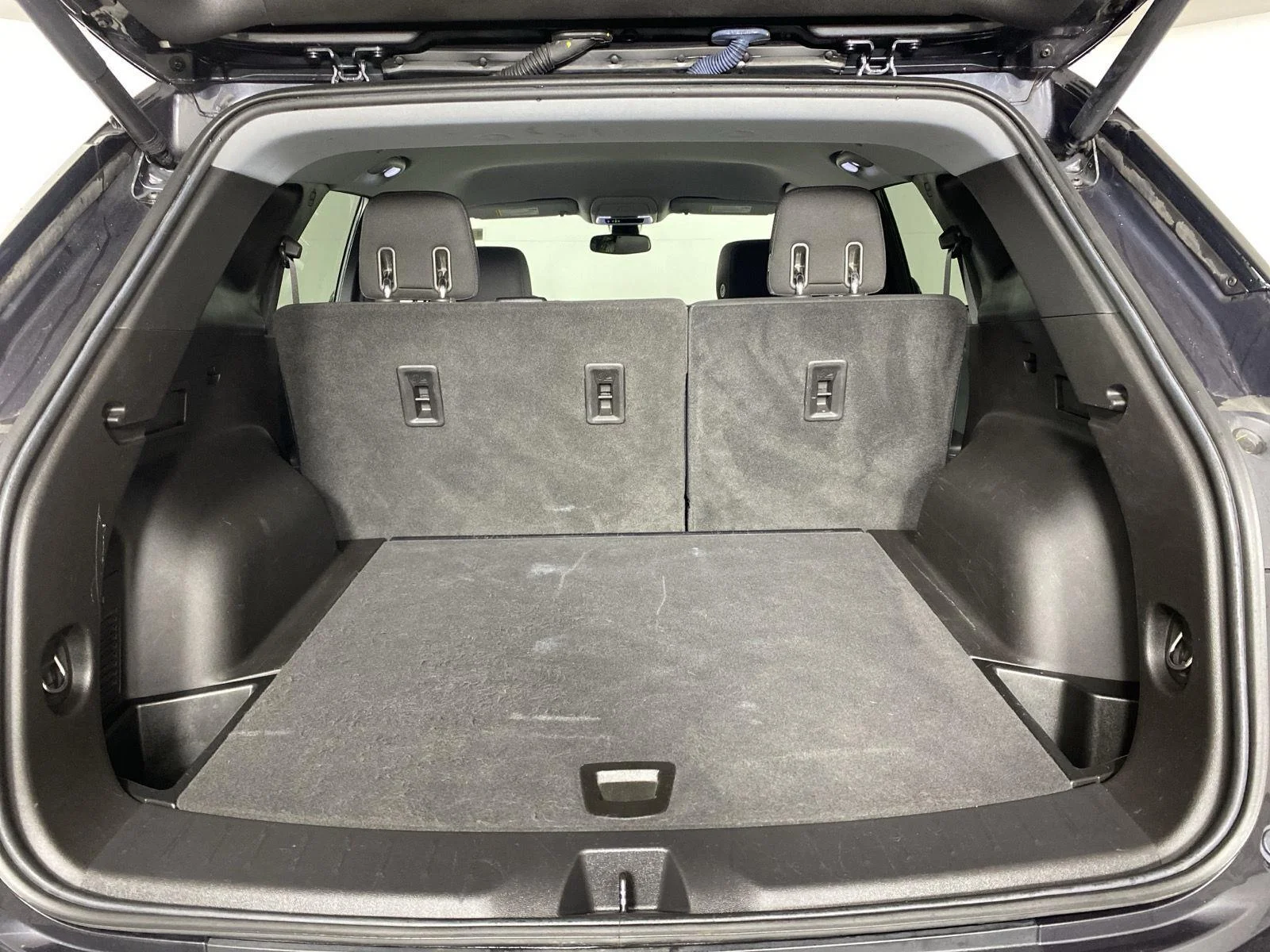 Used 2021 Iron Gray Metallic Chevrolet LT image 25