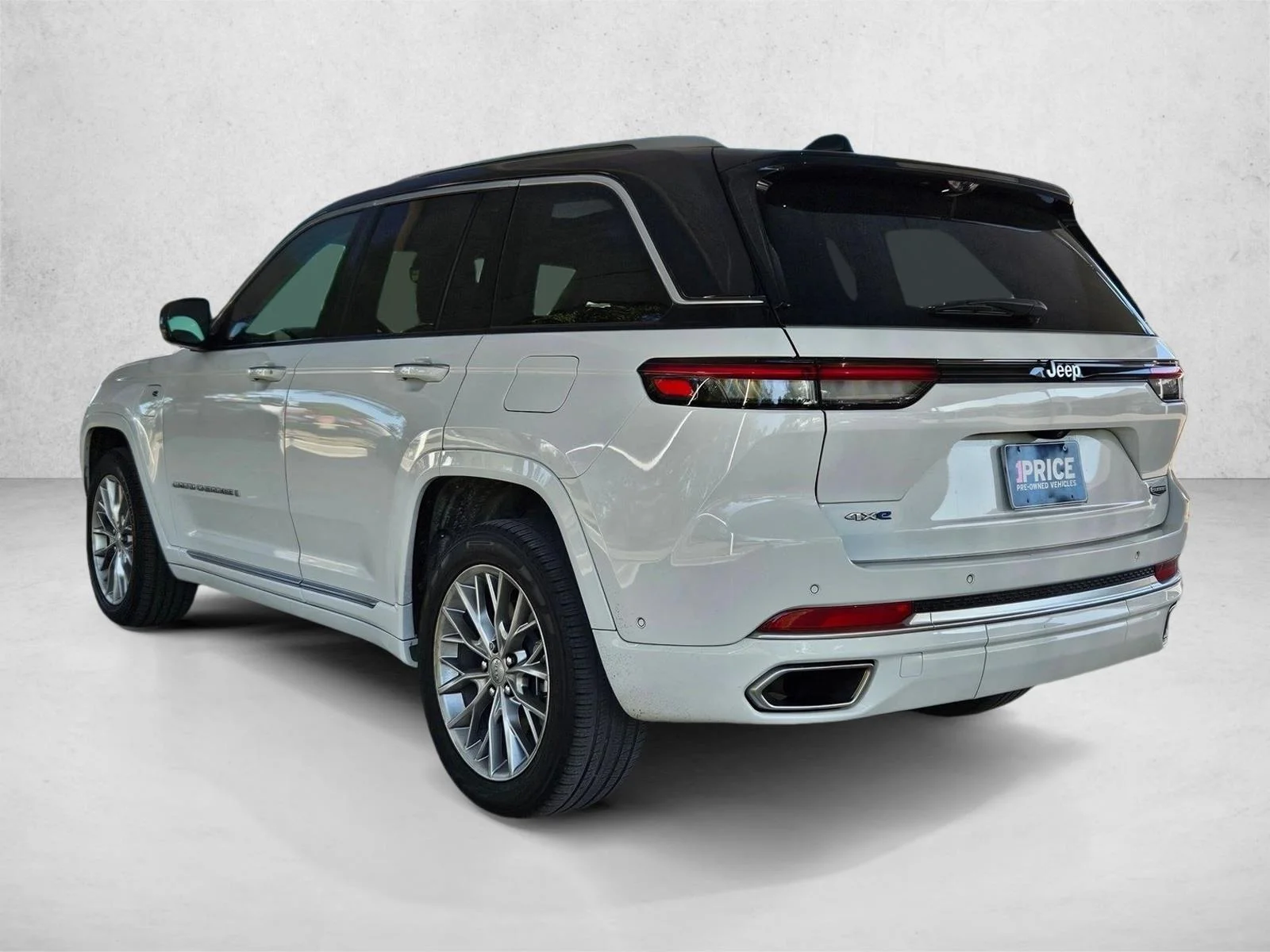 Used 2022 Bright White Clearcoat Jeep Summit image 7