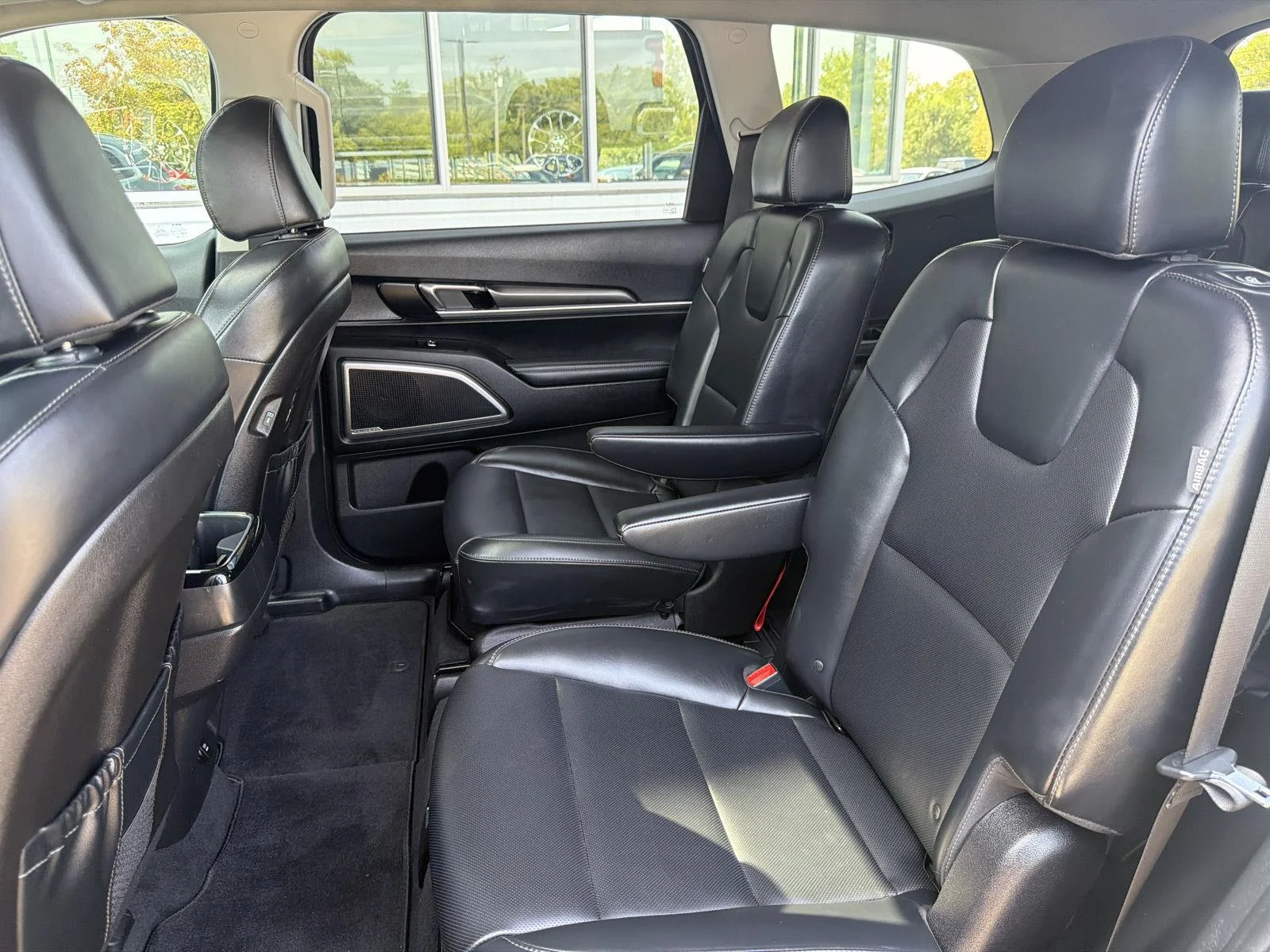 Used 2024 Everlasting Silver Kia S image 38