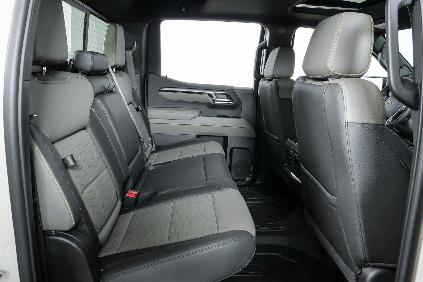 2026 Chevrolet Silverado 1500 ZR2 - Photo 23