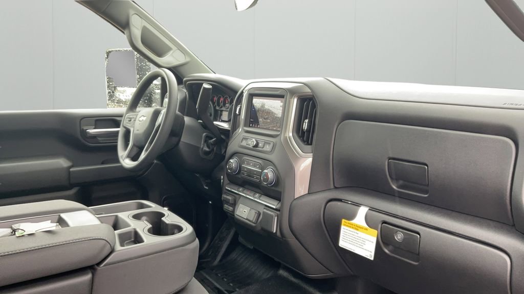 New 2026 Summit White Chevrolet Work Truck image 35