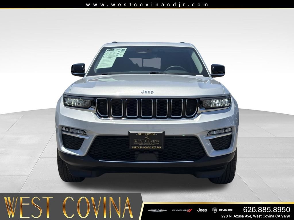 Used 2023 Silver Jeep Limited image 3