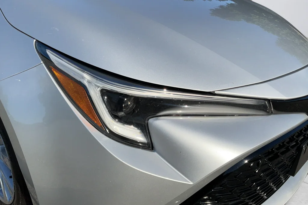 2023 Toyota Corolla Hatchback SE - Photo 29