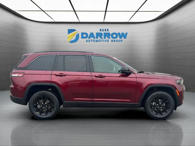 New 2026 Velvet Red Pearl-Coat Exterior Paint Jeep Altitude image 6
