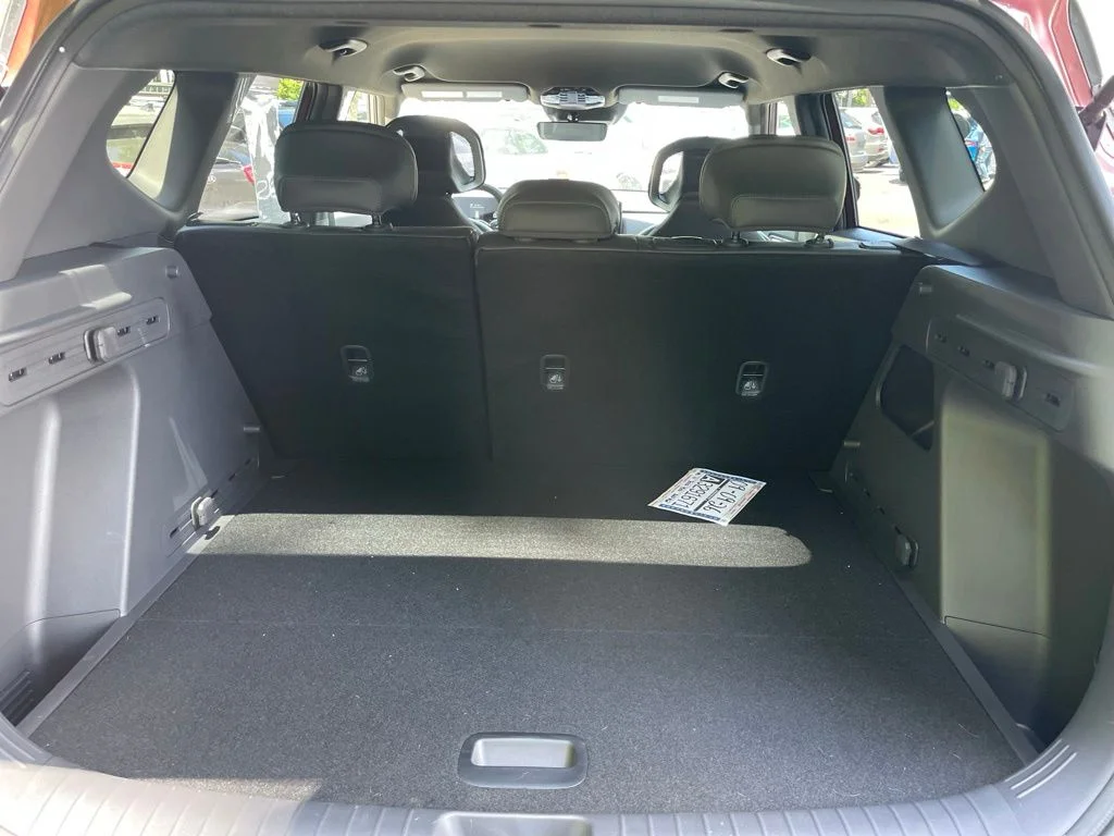 Used 2027 Maroon Kia X-Line image 23