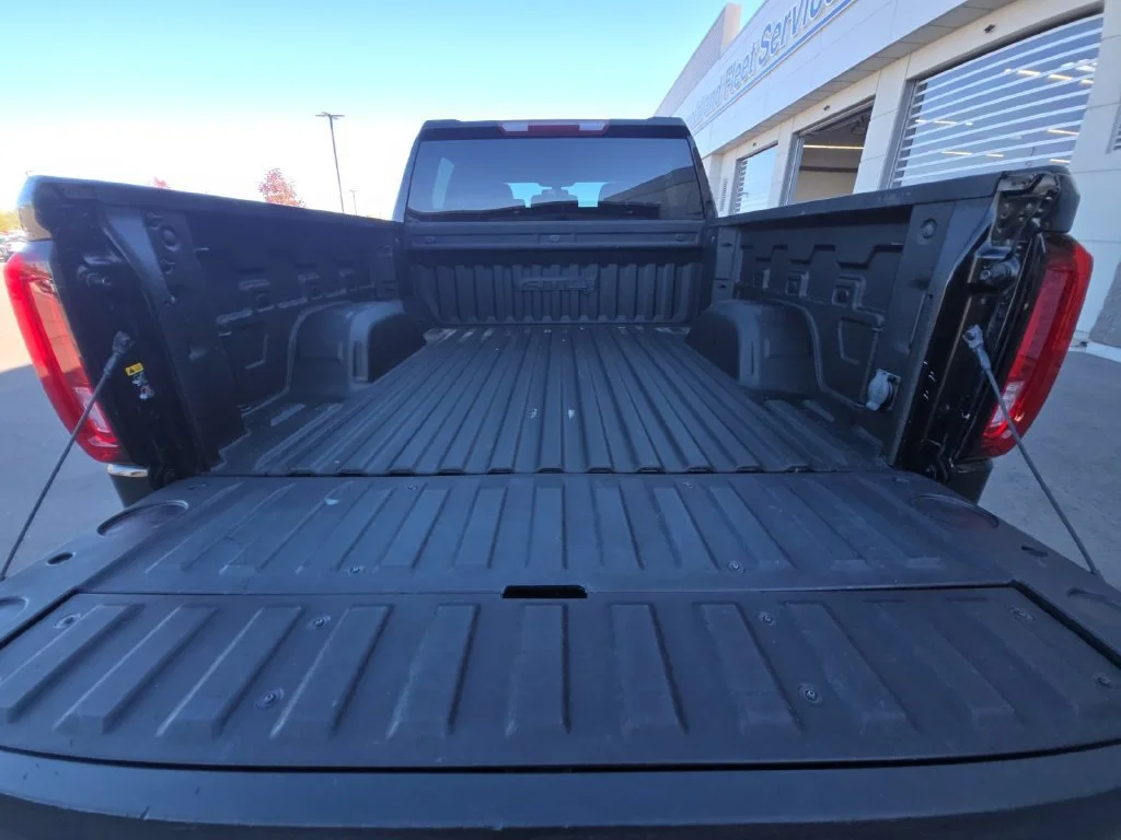 Used 2021 ONYX BLACK GMC AT4 image 29