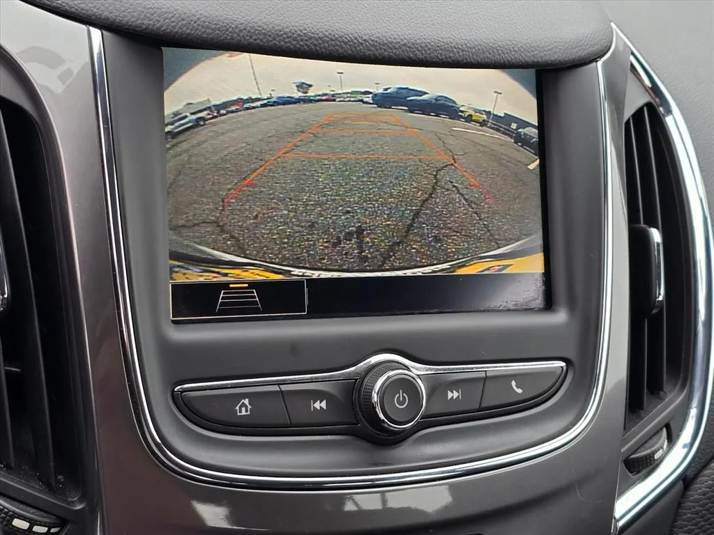 Used 2019 Silver Chevrolet LT image 5