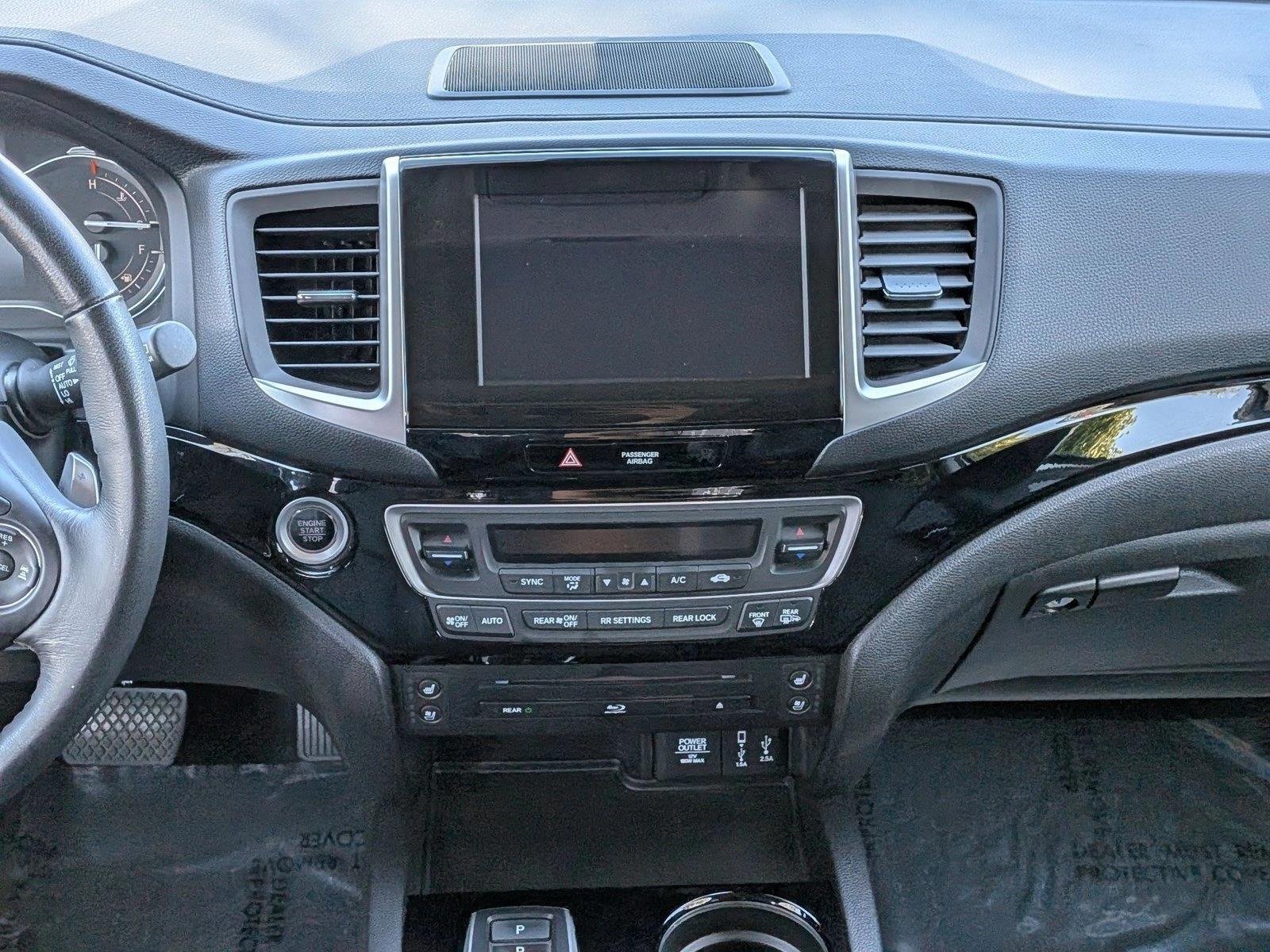 Used 2017 White Honda Elite image 12