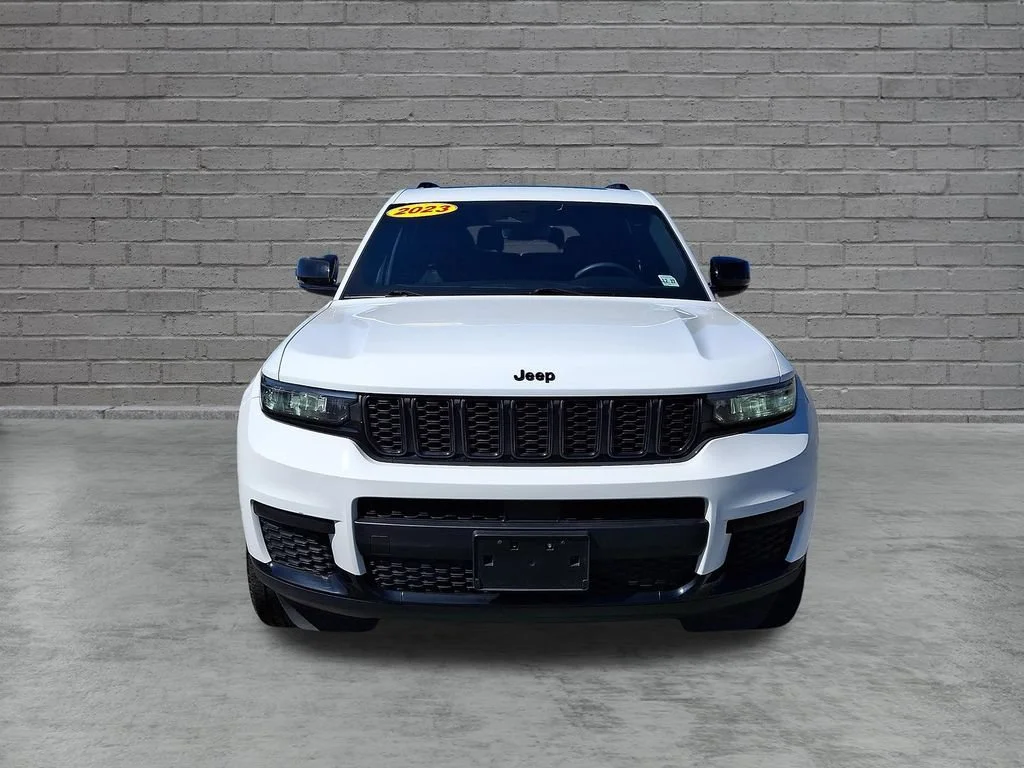 Used 2023 Bright White Clearcoat Jeep Altitude image 4