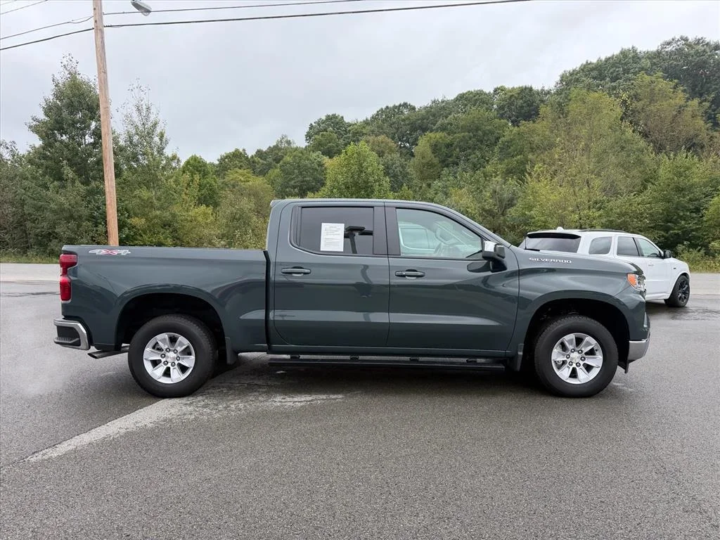 Used 2026  CHEVROLET RST image 5