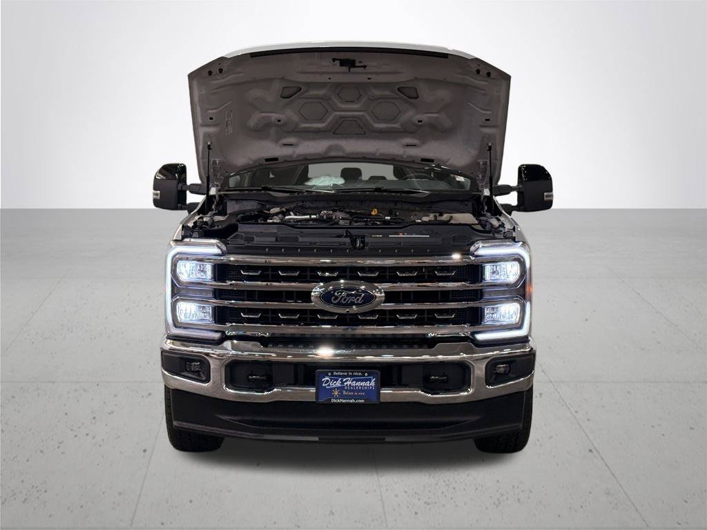 Used 2025 Avalanche Ford Lariat image 5