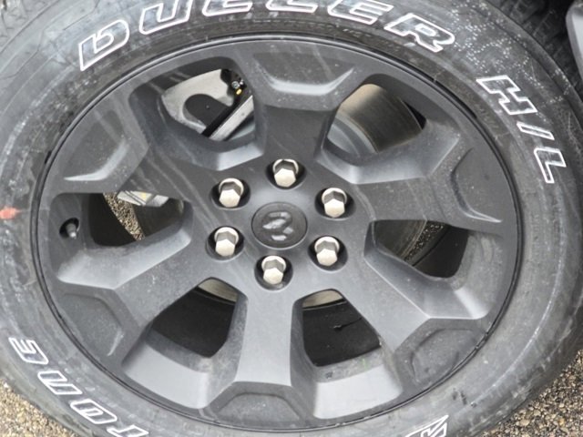 New 2026 Diamond Black Crystal Pearl-Coat Exterior Paint RAM Big Horn/Lone Star image 20