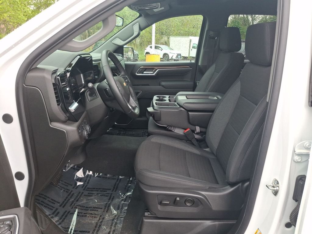 Used 2026 White Chevrolet LT image 13