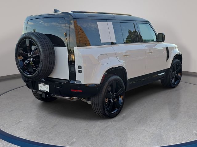 New 2026 Fuji White Land Rover X-Dynamic SE image 5