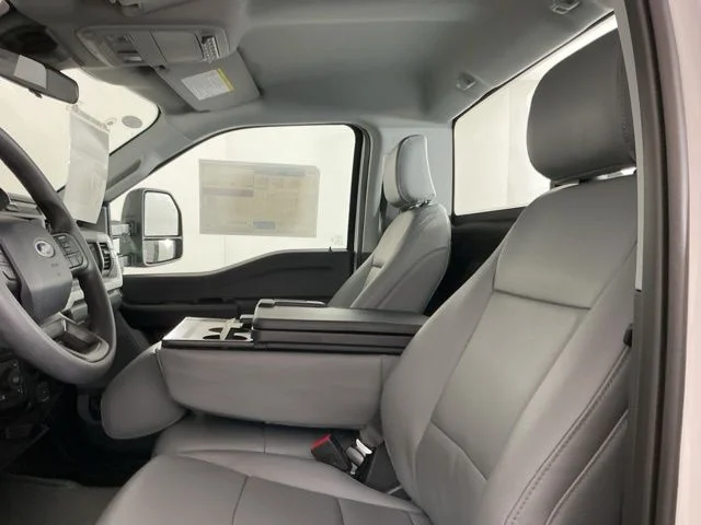 New 2026 Oxford White Ford XL image 14