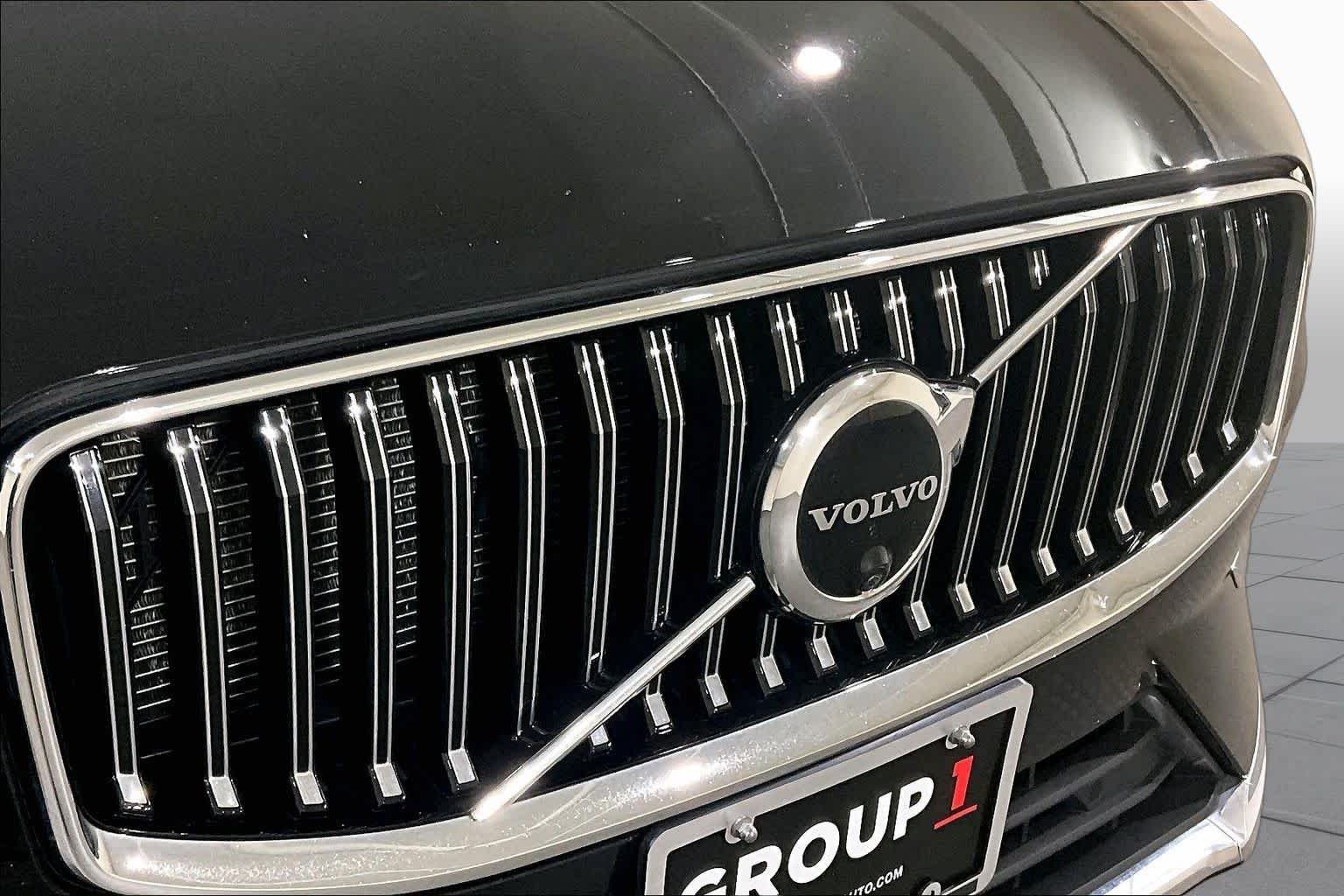 Used 2023 BLACK Volvo Plus Bright Theme image 31