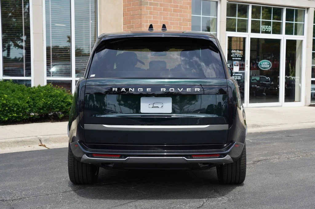 New 2026 British Racing Green Land Rover SE image 5