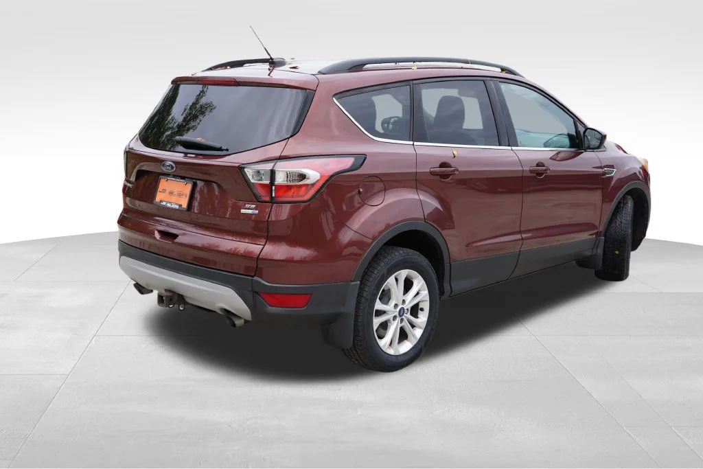 Used 2018 Red Ford SE image 5