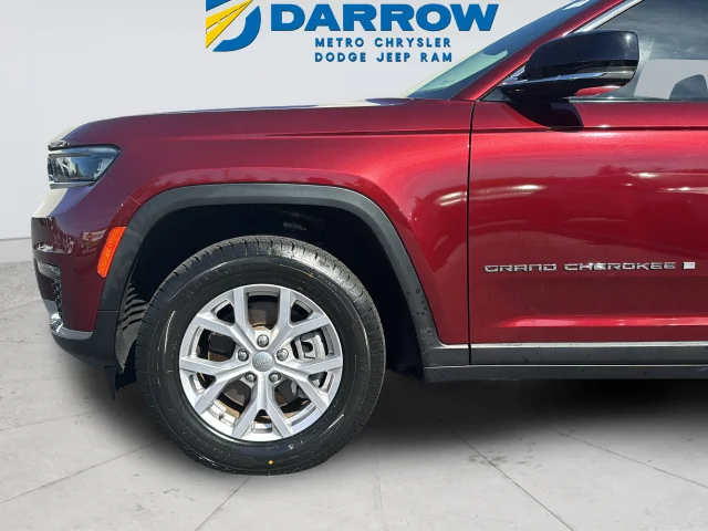 Used 2022 Red Jeep Limited image 38