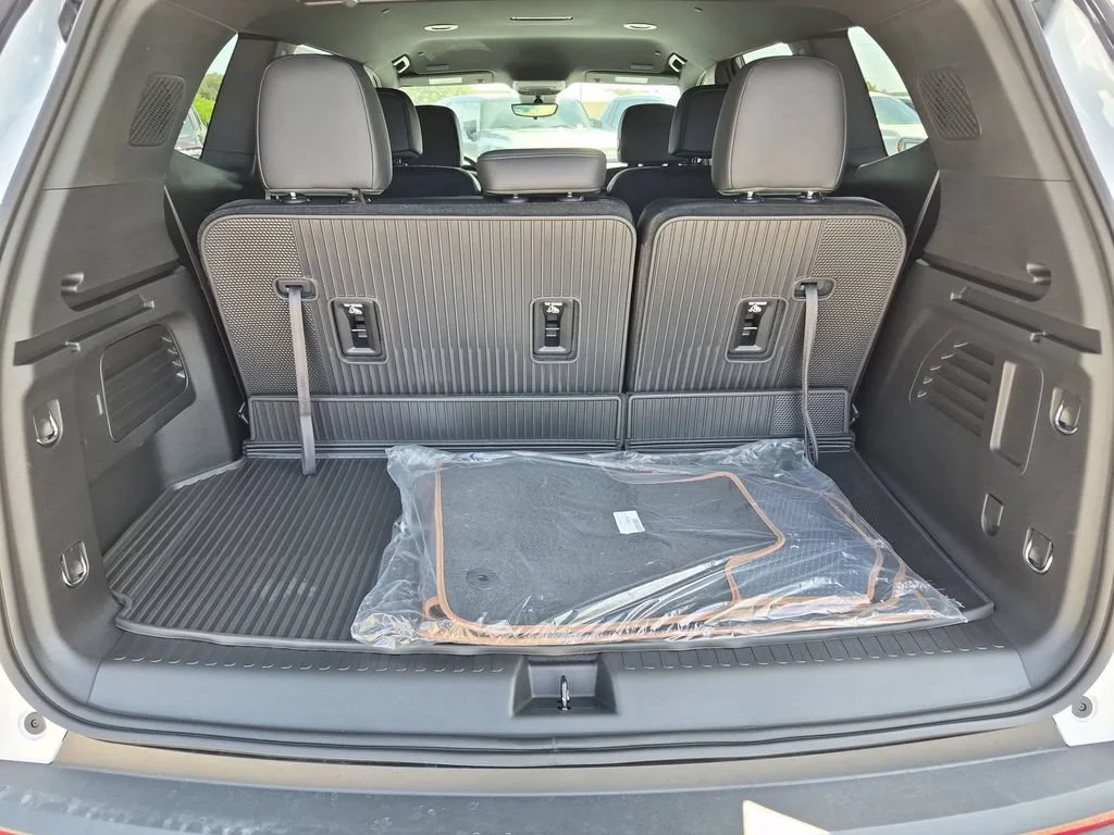 2027 GMC Acadia AT4 - Photo 39