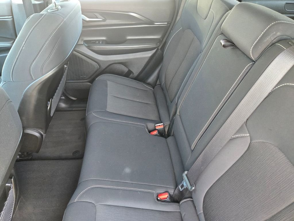 Used 2023 White Jeep Laredo image 9