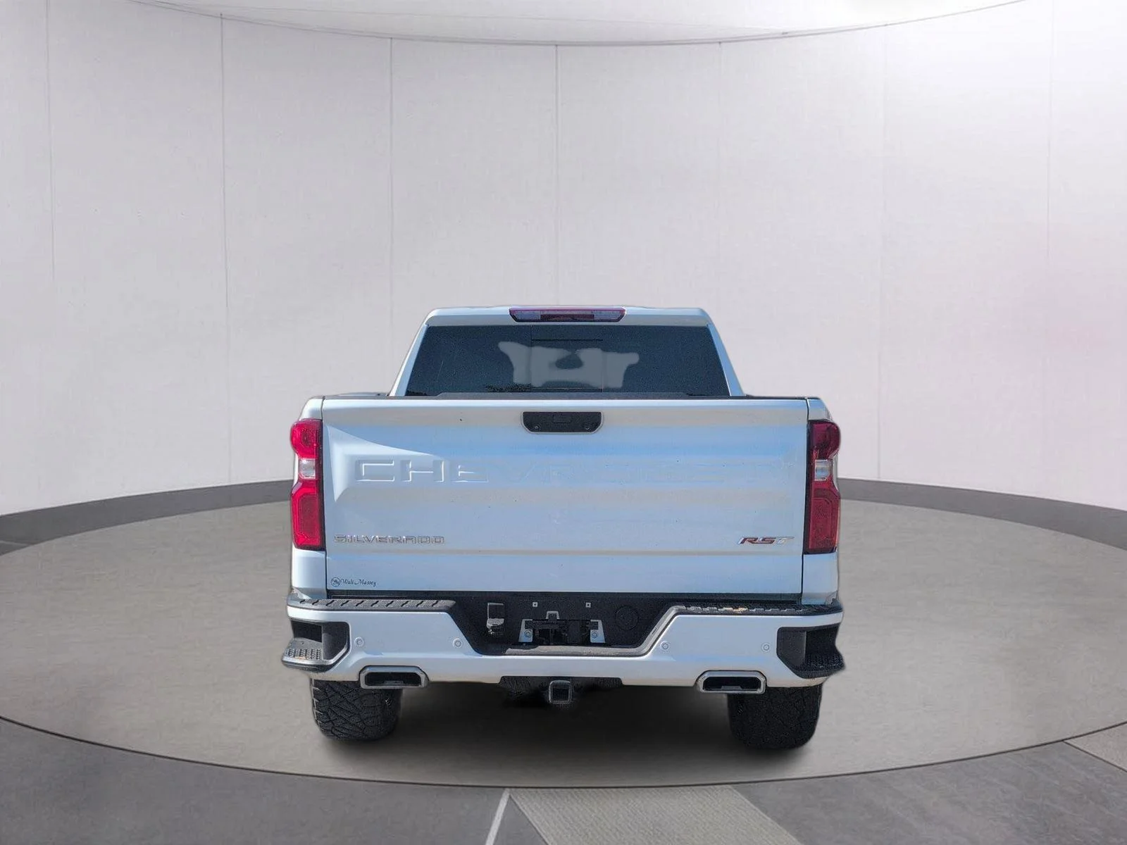 Used 2025 Summit White Chevrolet RST image 4