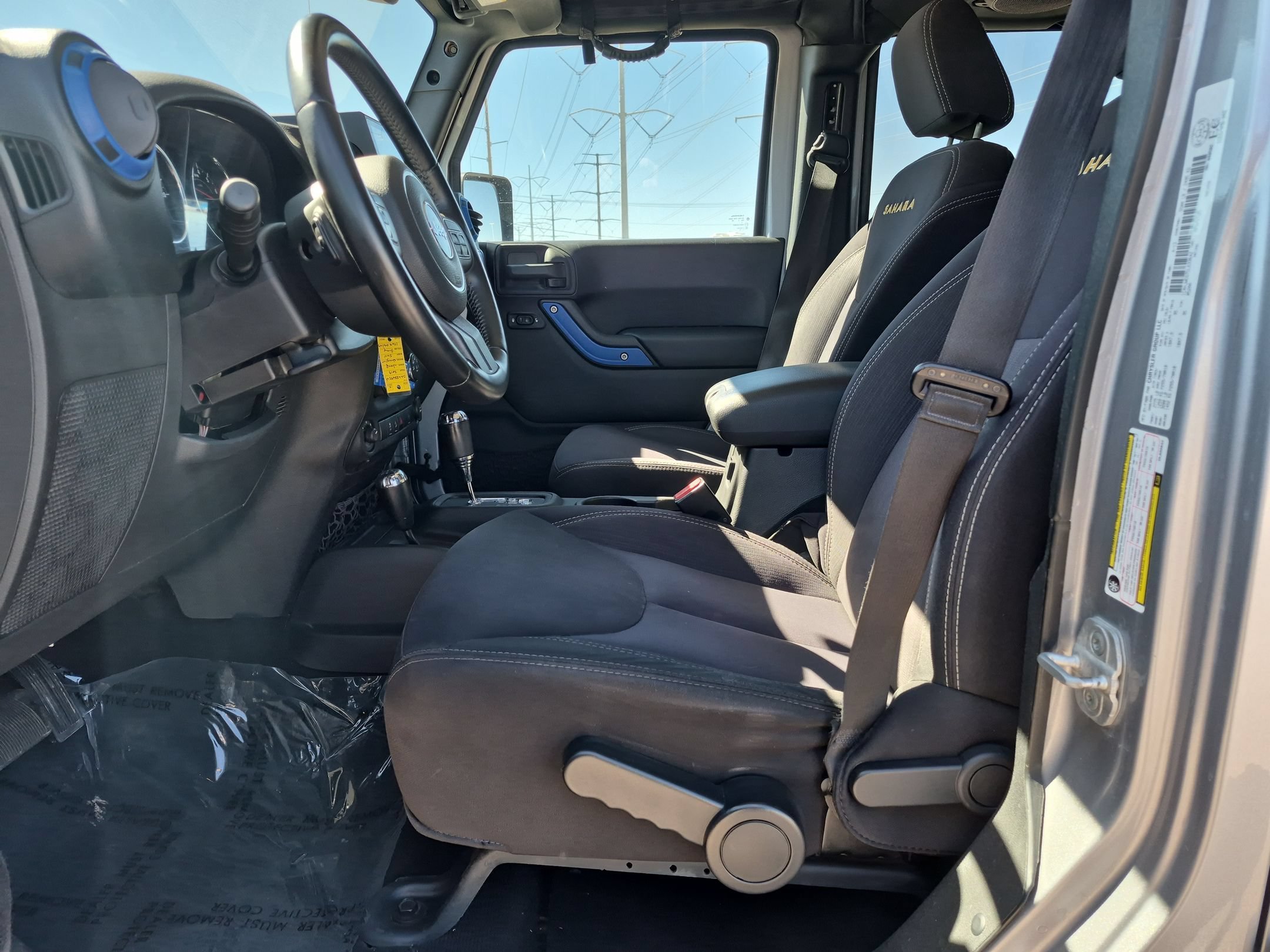 Used 2013 Billet Silver Metallic Jeep Sahara image 15