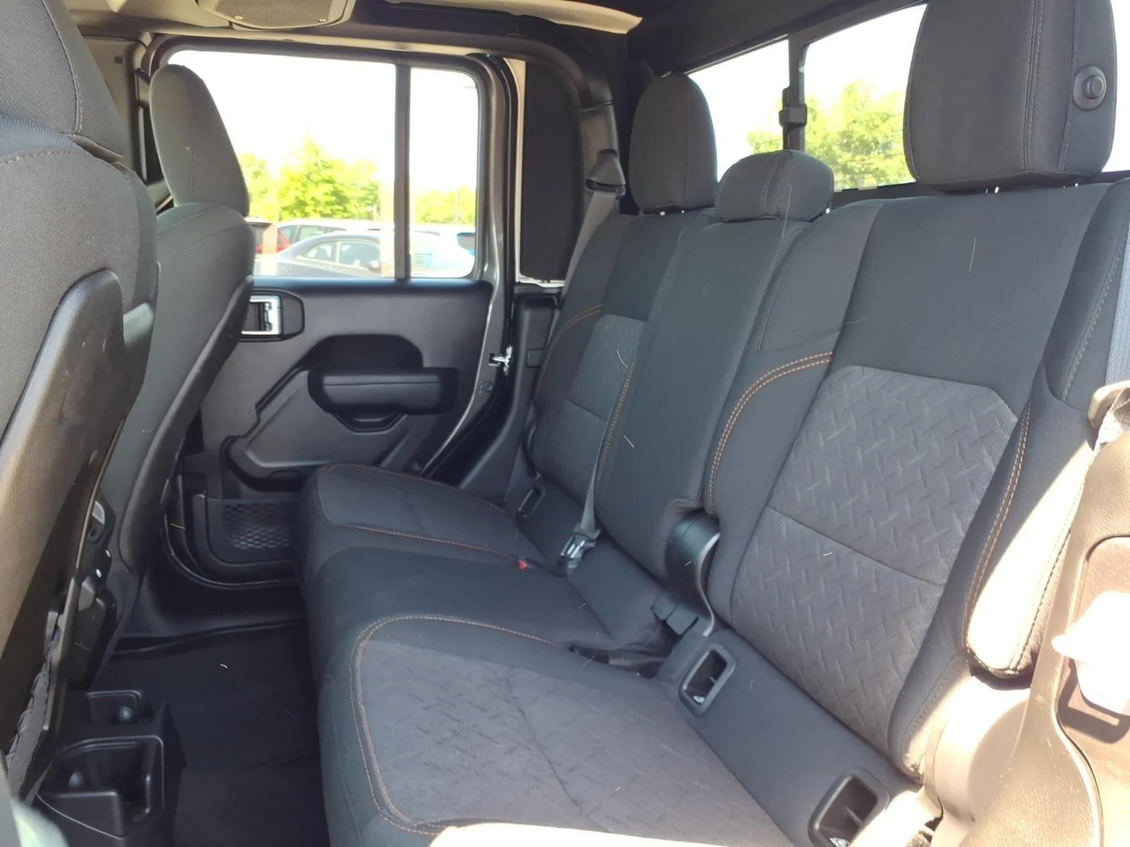 Used 2025 Granite Crystal Metallic Clearcoat Jeep Mojave image 21