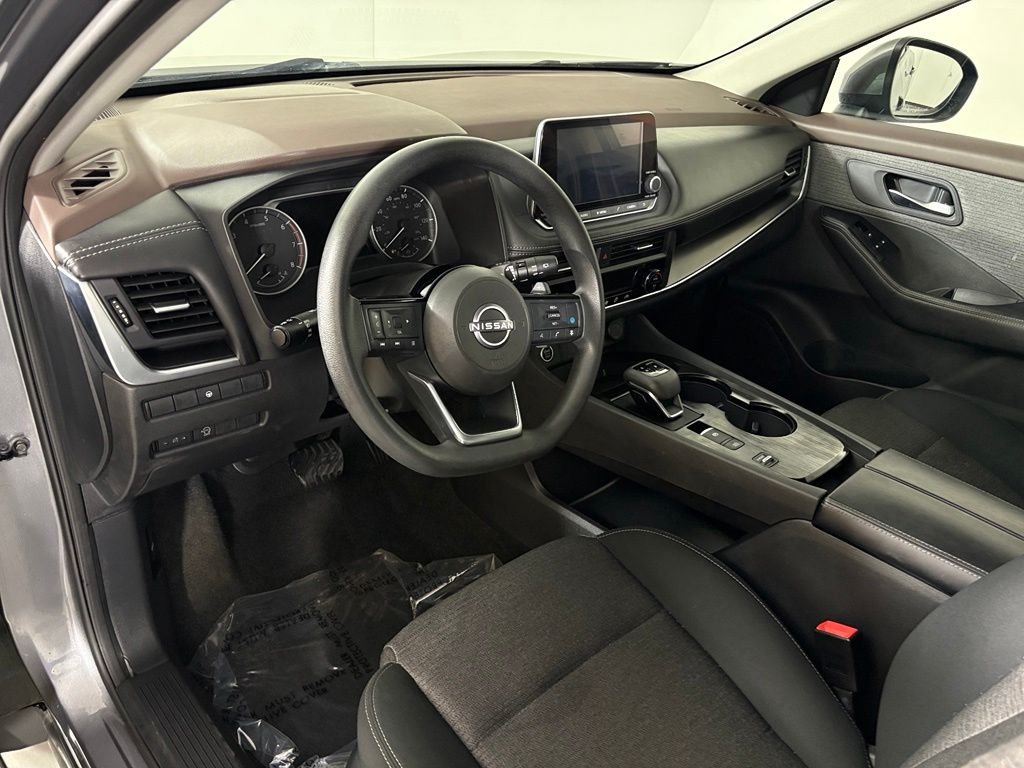 Used 2023 Gray Nissan SV image 17
