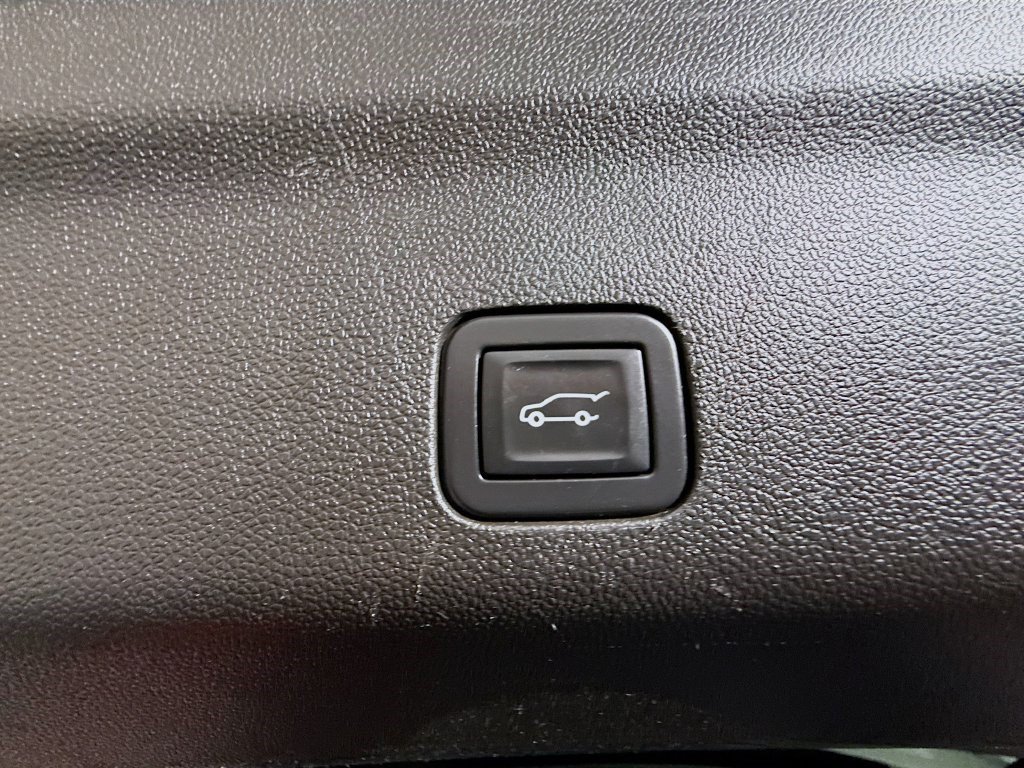 Used 2021 Shadow Gray Metallic Chevrolet Premier image 39