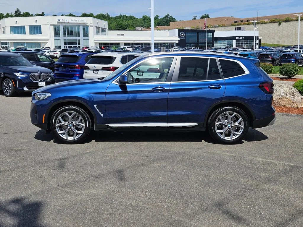 Used 2023 Phytonic Blue Metallic BMW xDrive30i image 4