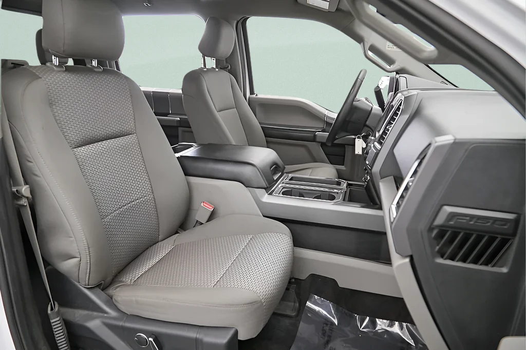 Used 2016 Oxford White Ford XLT image 41