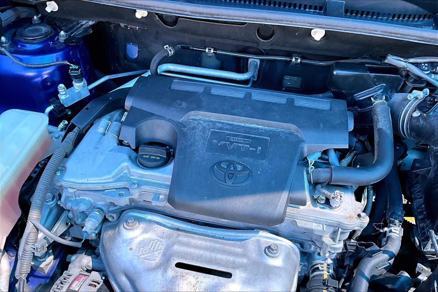 Used 2014 Blue Crush Metallic Toyota XLE image 32