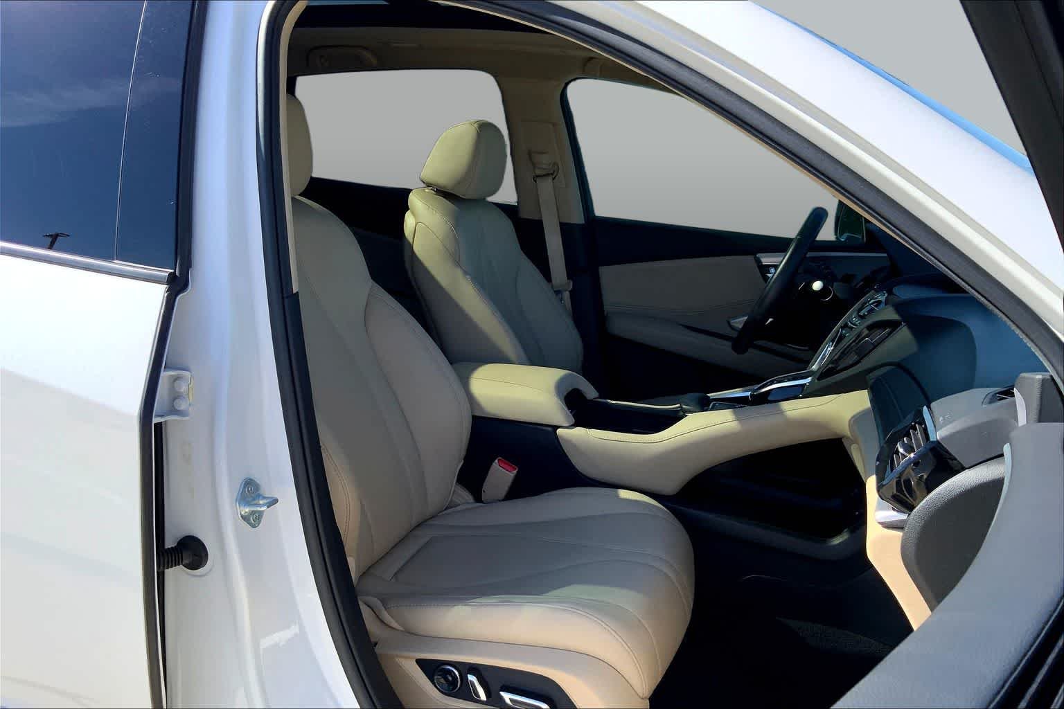 Used 2024 Platinum White Pearl Acura  image 13