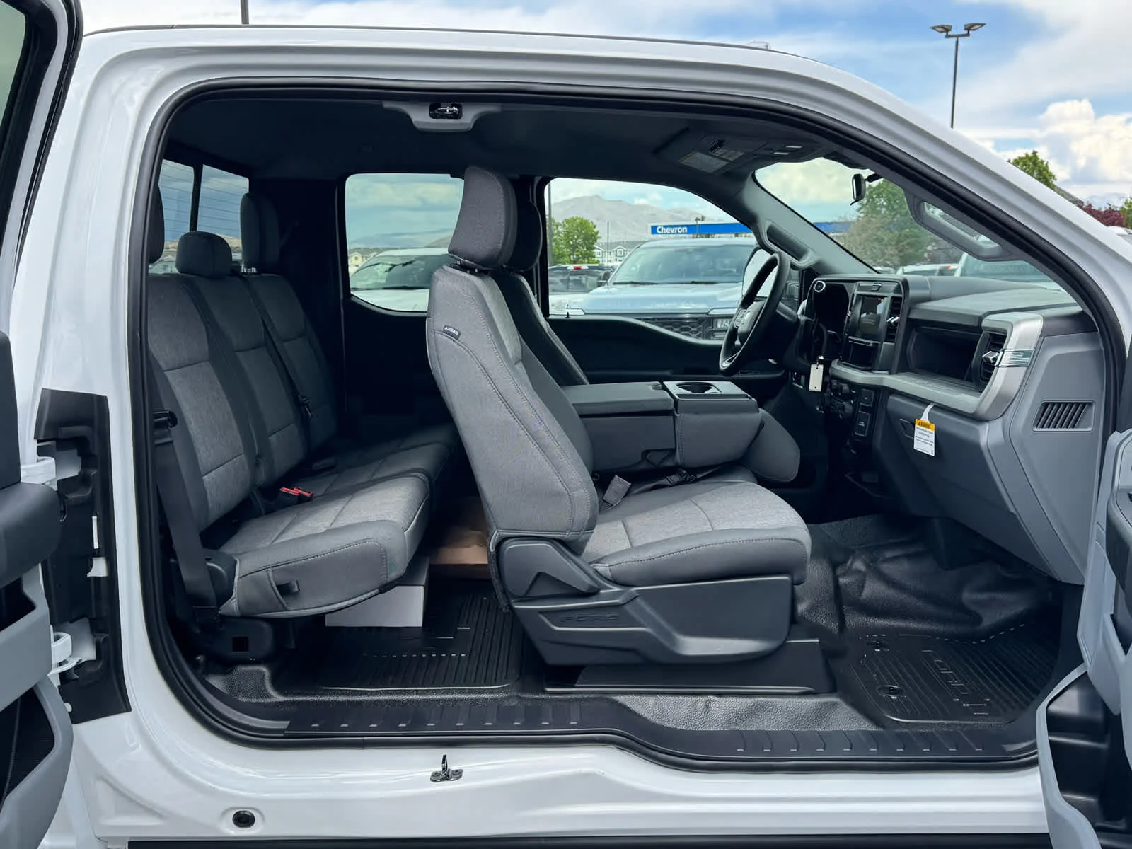 New 2026 Oxford White Ford F-550® XL image 16