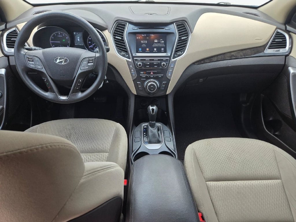 Used 2017 White Hyundai SE image 18