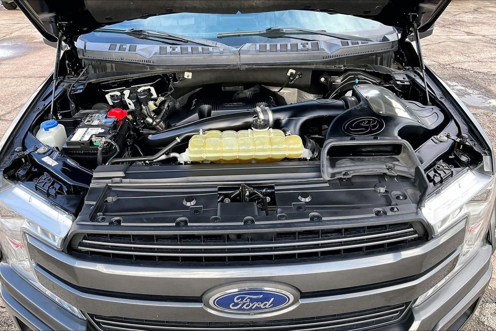 Used 2020 Magnetic Metallic Ford Lariat image 31
