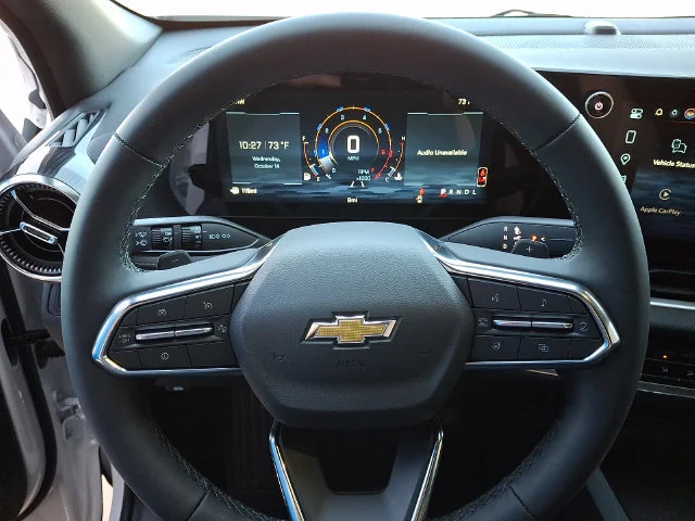 New 2027 White Chevrolet LT image 17