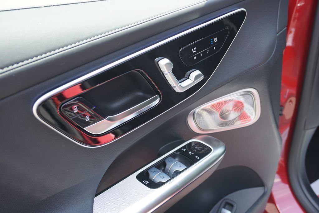 New 2026 MANUFAKTUR Patagonia Red Metallic Mercedes-Benz GLC 300 Coupe image 19