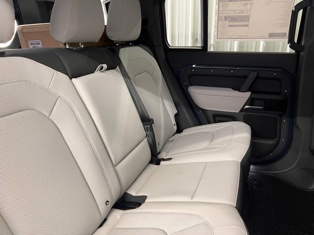 2025 Land Rover Defender S - Photo 15