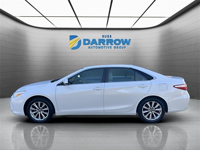 2017 Toyota Camry LE photo 2