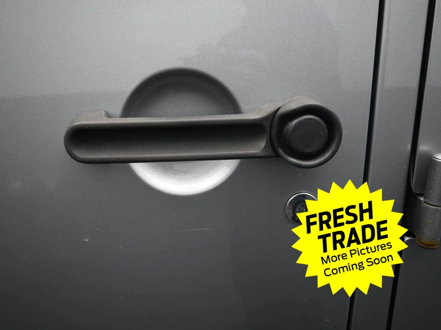 Used 2016 Billet Silver Metallic Clearcoat Jeep Black Bear image 14