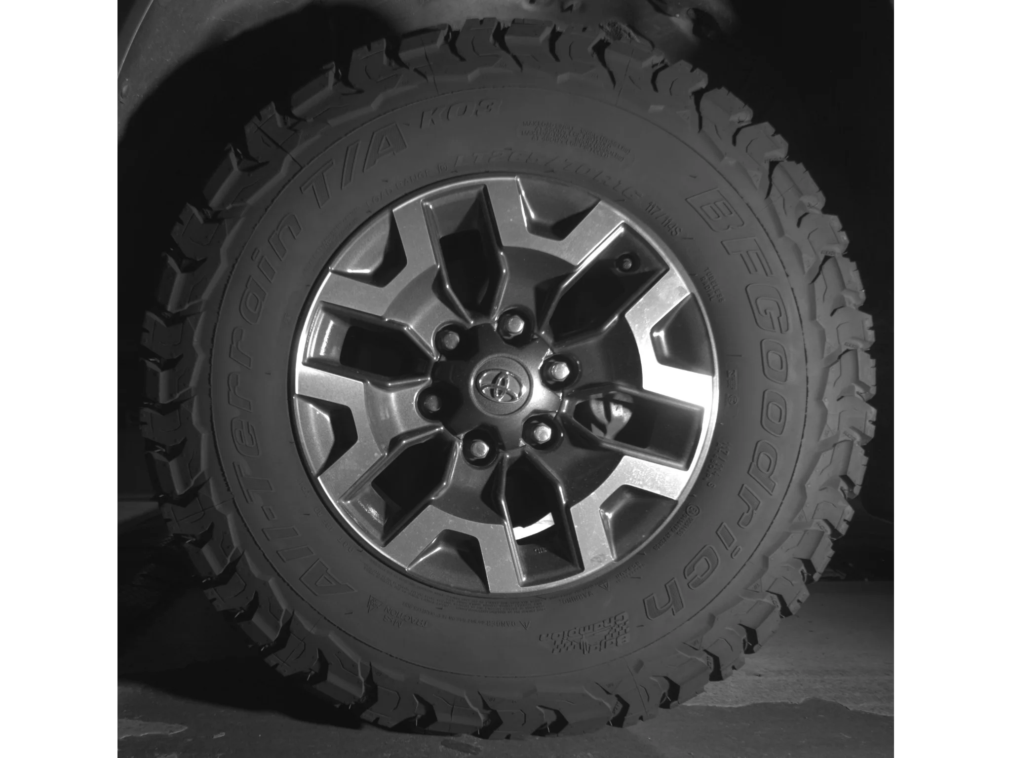 Used 2022 white Toyota TRD Off Road image 9