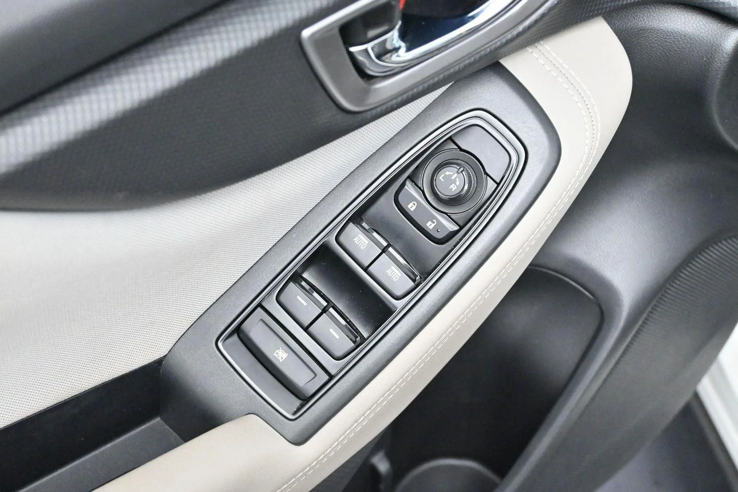 Used 2021 Crystal White Pearl Subaru Premium image 10