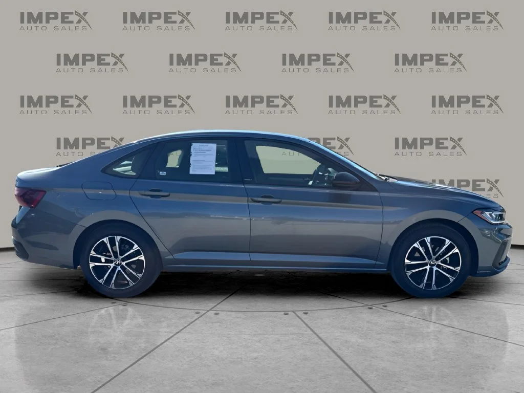 Used 2025 Gray Volkswagen 1.5T Sport image 6
